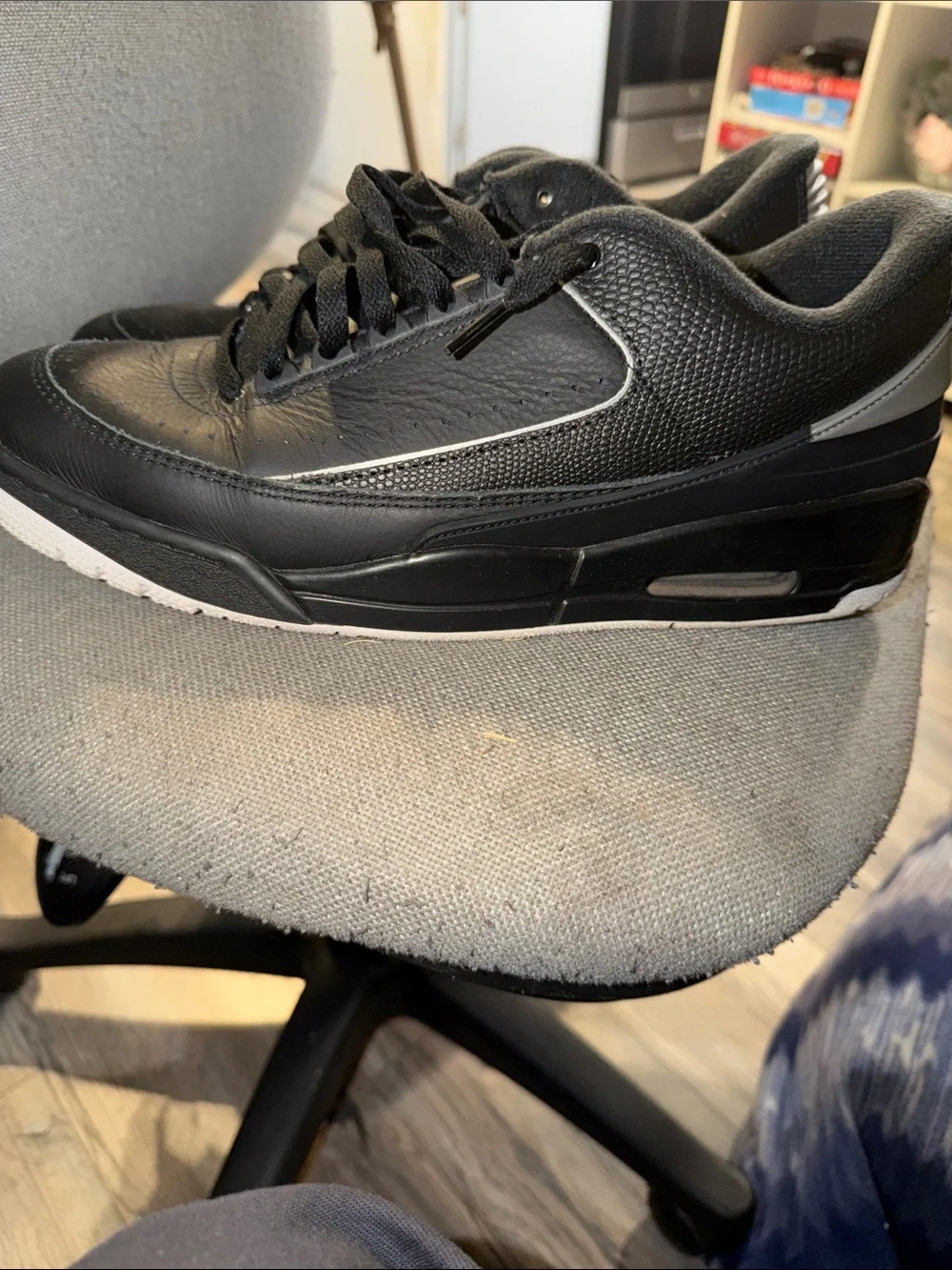 Jordan Men’s Black Leather Low-Top Sneakers
